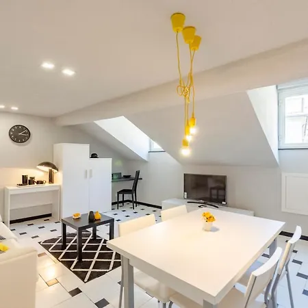 Altido Treetop Attic In The Old Apartamento *